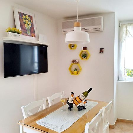 Apartment Megi In Supetar Historical Core Dış mekan fotoğraf