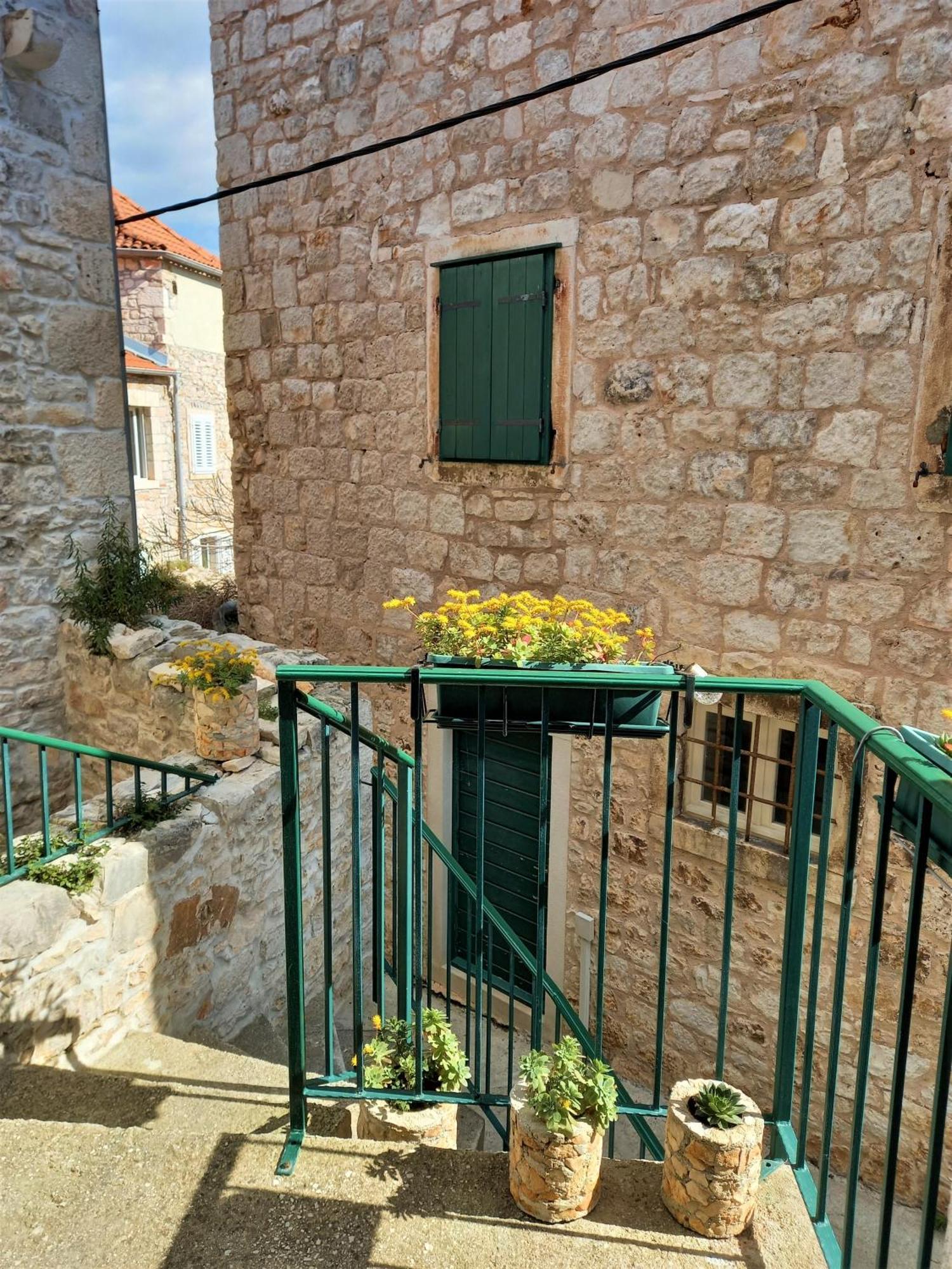Apartment Megi In Supetar Historical Core Dış mekan fotoğraf